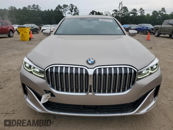 2021 BMW 7 Series z VIN WBA7W4C07MCF50137, wystawiony jako Copart lot #56453774 z przebiegiem 21 314 mil mil oraz . Historia ofert i sprzedaży dostępna na DreamBid. Obrazek 5.