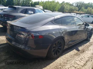 2016 Tesla Model S 90D with VIN 5YJSA1E42GF139758, listed as a Copart auction lot 63077255 with 78,235 mi miles and Salvage title. Bid and sale history available at DreamBid. Image 3.