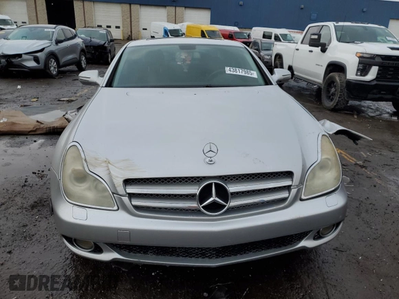2009 Mercedes-Benz CLS-Class 5.5L with VIN WDDDJ72X69A141704, listed as a Copart auction lot 43817985 with 132,332 mi miles and Clean Title. Bid and sale history available at carsss.com. Image 5.