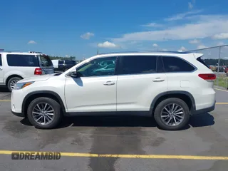 2019 Toyota Highlander SE with VIN 5TDKZRFH7KS551929, listed as a IAAI auction lot 42627458 with 84,117 mi miles and . Bid and sale history available at DreamBid. Image 14.