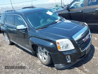 2013 GMC Terrain SLE z VIN 2GKFLSE31D6401395, wystawiony jako IAAI lot #42640097 z przebiegiem 59 490 mil mil oraz . Historia ofert i sprzedaży dostępna na DreamBid. Obrazek 1.