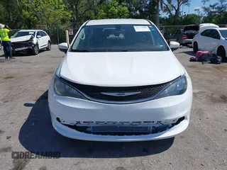 2017 Chrysler Pacifica Touring z VIN 2C4RC1DG6HR831175, wystawiony jako IAAI lot #42329800 z przebiegiem 320 507 mil mil oraz . Historia ofert i sprzedaży dostępna na DreamBid. Obrazek 12.