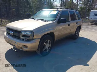 2007 Chevrolet TrailBlazer LS with VIN 1GNDT13S972247860, listed as a IAAI auction lot 42109210 with 259,362 mi miles. Bid and sale history available at carsss.com. Image 2.
