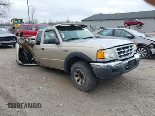 2002 Ford Ranger XL Fleet with VIN 1FTYR44U32TA38952, listed as a IAAI auction lot 41911525 with 225,204 mi miles. Bid and sale history available at carsss.com. Image 1.