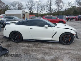 2017 Nissan GT-R Premium с VIN JN1AR5EF9HM820329, выставлен на аукционе IAAI как лот 41129857 с пробегом 43 501 миль миль и . История ставок и продаж доступна на DreamBid. Изображение 14.