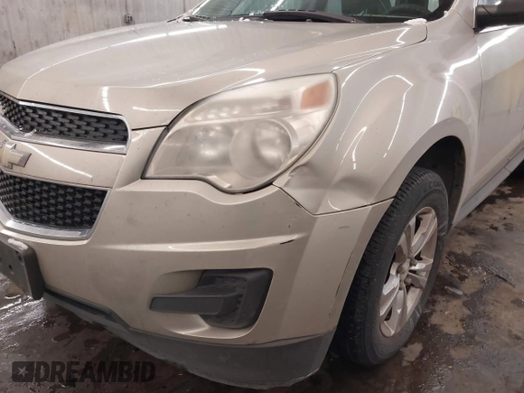 2013 Chevrolet Equinox LS z VIN 1GNALBEK5DZ112206, wystawiony jako IAAI lot #41604810 z przebiegiem 135 252 mil mil oraz . Historia ofert i sprzedaży dostępna na DreamBid. Obrazek 6.