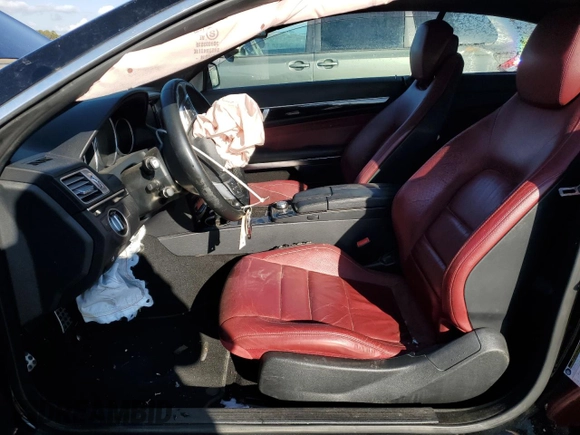 2014 Mercedes-Benz E 350 z VIN WDDKJ8JB3EF287168, wystawiony jako Copart lot #42331905 z przebiegiem 93 906 mil mil oraz Szkoda całkowita • Salvage title. Historia ofert i sprzedaży dostępna na DreamBid. Obrazek 7.