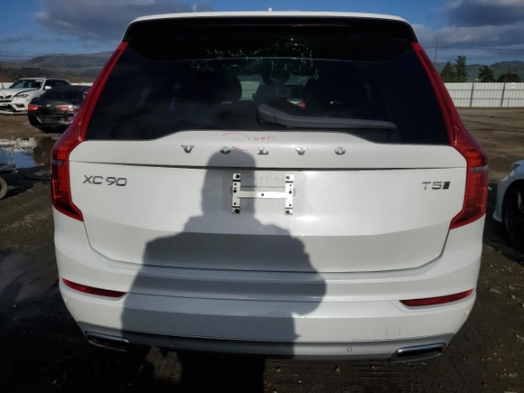 2020 Volvo XC90 Momentum with VIN YV4102PK7L1532199, listed as a Copart auction lot 45492805 with 47,553 mi miles and Salvage Title. Bid and sale history available at carsss.com. Image 6.