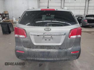 2011 Kia Sorento LX with VIN 5XYKTDA2XBG119730, listed as a IAAI auction lot 41754502 with 176,034 mi miles. Bid and sale history available at carsss.com. Image 16.