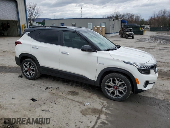 2021 Kia Seltos SX with VIN KNDETCA22M7116568, listed as a Copart auction lot 51619985 with 50,065 mi miles and Salvage Title. Bid and sale history available at carsss.com. Image 4.