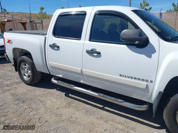 2007 Chevrolet Silverado 1500 LS with VIN 2GCEK13C071539373, listed as a IAAI auction lot 40411136 with 168,254 mi miles. Bid and sale history available at carsss.com. Image 13.