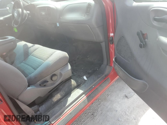 2003 Ford F-150 XL с VIN 1FTRF17283NA07577, выставлен на аукционе Copart как лот 58511645 с пробегом 203 833 миль миль и Списание • Salvage title. История ставок и продаж доступна на DreamBid. Изображение 8.