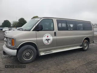2001 Chevrolet Express with VIN 1GAHG39R011123173, listed as a Copart auction lot 81232074 with 109,829 mi miles and Salvage Title. Bid and sale history available at carsss.com. Image 1.