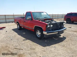1989 Chevrolet C/K 1500 with VIN 1GCDC14K3KZ252768, listed as a IAAI auction lot 39352514 with 158,435 mi miles. Bid and sale history available at carsss.com. Image 1.
