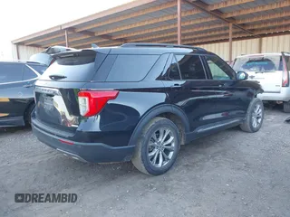 2020 Ford Explorer XLT with VIN 1FMSK7DH2LGB73800, listed as a IAAI auction lot 41069995 with 91,742 mi miles. Bid and sale history available at carsss.com. Image 4.