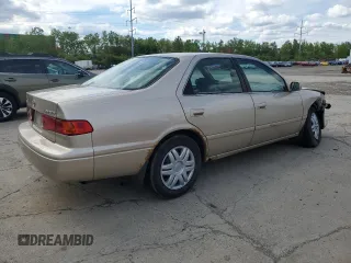 2001 Toyota Camry CE z VIN 4T1BG22K61U765881, wystawiony jako Copart lot #56186975 z przebiegiem 159 817 mil mil oraz Czysty tytuł • Clean title. Historia ofert i sprzedaży dostępna na DreamBid. Obrazek 3.