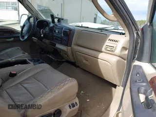 2006 Ford F-250 XL z VIN 1FTSW21P36EA12234, wystawiony jako IAAI lot #41218439 z przebiegiem 366 410 mil mil oraz . Historia ofert i sprzedaży dostępna na DreamBid. Obrazek 5.