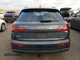 2024 Audi Q5 Komfort with VIN WA1AAAFY0R2125368, listed as a Copart auction lot 84030664 with 34 mi miles and Non Repairable. Bid and sale history available at carsss.com. Image 6.