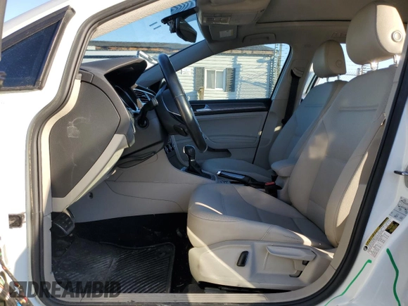 2018 Volkswagen Golf S z VIN 3VWH17AU3JM753947, wystawiony jako Copart lot #41790225 z przebiegiem 46 126 mil mil oraz Szkoda całkowita • Salvage title. Historia ofert i sprzedaży dostępna na DreamBid. Obrazek 7.