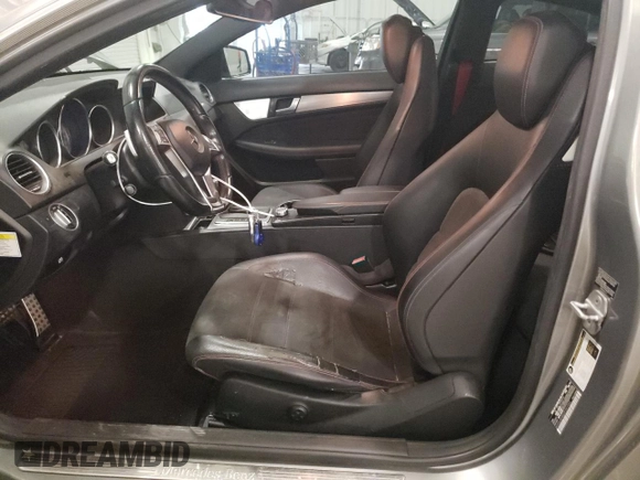 2013 Mercedes-Benz C 250 z VIN WDDGJ4HB6DF991593, wystawiony jako Copart lot #55407055 z przebiegiem 144 598 mil mil oraz Szkoda całkowita • Salvage title. Historia ofert i sprzedaży dostępna na DreamBid. Obrazek 7.