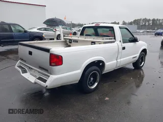 1997 GMC Sonoma SLS with VIN 1GTCS14X9V8506598, listed as a IAAI auction lot 41540477 with 205,481 mi miles. Bid and sale history available at carsss.com. Image 4.