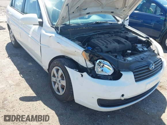 2009 Hyundai Accent Auto GLS with VIN KMHCN46C29U331834, listed as a IAAI auction lot 42027159 with 68,527 mi miles. Bid and sale history available at carsss.com. Image 6.