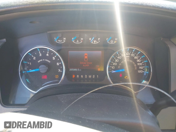 2014 Ford F-150 XL with VIN 1FTFX1EF2EFC25761, listed as a IAAI auction lot 41610999 with 265,989 mi miles. Bid and sale history available at carsss.com. Image 7.