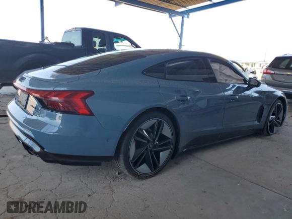 2022 Audi RS e-tron GT z VIN WAUAHBFW0N7902258, wystawiony jako Copart lot #63346114 z przebiegiem Nie podano mil oraz Szkoda całkowita • Salvage title. Historia ofert i sprzedaży dostępna na DreamBid. Obrazek 3.