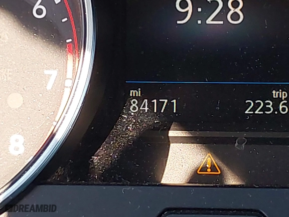 2018 Volkswagen Tiguan S with VIN 3VV1B7AX6JM036407, listed as a IAAI auction lot 41705021 with 84,171 mi miles. Bid and sale history available at carsss.com. Image 16.