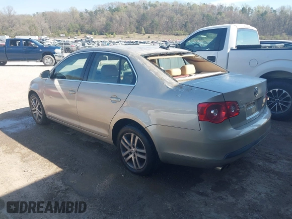 2005 Volkswagen Jetta 2.5L с VIN 3VWDF71K85M645201, выставлен на аукционе IAAI как лот 41913644 с пробегом 256 822 миль миль и . История ставок и продаж доступна на DreamBid. Изображение 3.