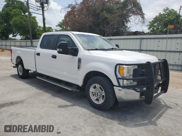 2017 Ford F-250 XL with VIN 1FT7W2A61HEB68868, listed as a Copart auction lot 55811175 with 180,279 mi miles and Clean title. Bid and sale history available at DreamBid. Image 4.