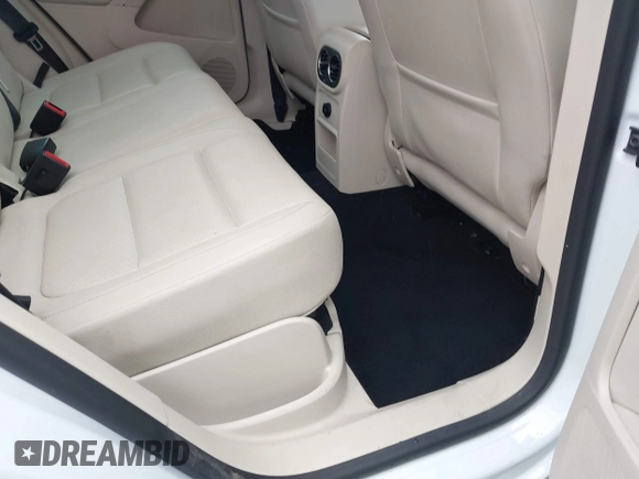 2015 Volkswagen Tiguan SE z VIN WVGBV7AX5FW584833, wystawiony jako IAAI lot #41855476 z przebiegiem 123 299 mil mil oraz . Historia ofert i sprzedaży dostępna na DreamBid. Obrazek 8.