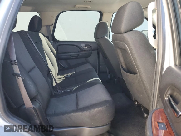 2013 Chevrolet Tahoe LS z VIN 1GNSKAE04DR332680, wystawiony jako Copart lot #81899914 z przebiegiem 216 063 mil mil oraz Szkoda całkowita • Salvage title. Historia ofert i sprzedaży dostępna na DreamBid. Obrazek 11.