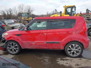 2013 Kia Soul + with VIN KNDJT2A62D7628259, listed as a IAAI auction lot 41400204 with 87,200 mi miles. Bid and sale history available at carsss.com. Image 14.