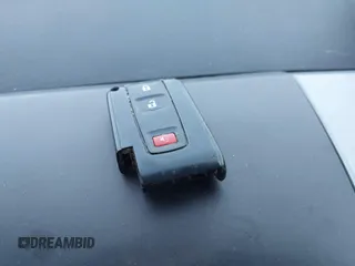 2005 Toyota Prius z VIN JTDKB20U353071619, wystawiony jako IAAI lot #42386134 z przebiegiem Nie podano mil oraz . Historia ofert i sprzedaży dostępna na DreamBid. Obrazek 11.