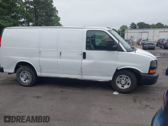 2022 Chevrolet Express Cargo z VIN 1GCWGAF72N1142965, wystawiony jako IAAI lot #42463029 z przebiegiem 49 782 mil mil oraz . Historia ofert i sprzedaży dostępna na DreamBid. Obrazek 13.