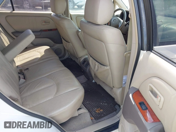 2000 Lexus RX 300 with VIN JT6GF10U3Y0050934, listed as a IAAI auction lot 41778583 with 177,889 mi miles and . Bid and sale history available at carsss.com. Image 8.