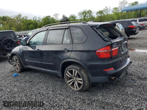 2013 BMW X5 xDrive35i z VIN 5UXZV4C5XD0G53045, wystawiony jako Copart lot #52986625 z przebiegiem 130 237 mil mil oraz Czysty tytuł • Clean title. Historia ofert i sprzedaży dostępna na DreamBid. Obrazek 2.
