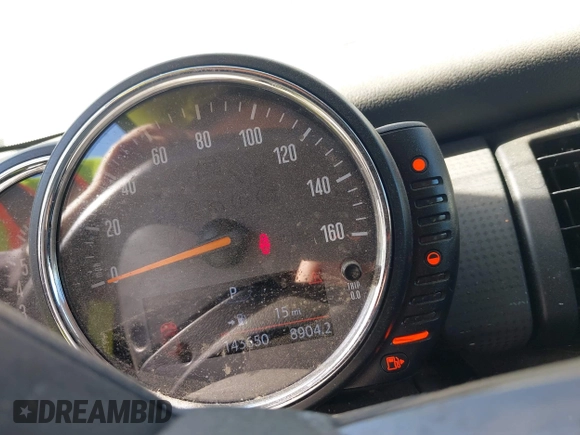 2015 MINI Hardtop с VIN WMWXM5C51F3A57788, выставлен на аукционе IAAI как лот 42103399 с пробегом 150 000 миль миль и . История ставок и продаж доступна на DreamBid. Изображение 7.