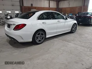 2021 Mercedes-Benz C 300 z VIN W1KWF8EB4MR633044, wystawiony jako IAAI lot #42360676 z przebiegiem 109 484 mil mil oraz . Historia ofert i sprzedaży dostępna na DreamBid. Obrazek 4.