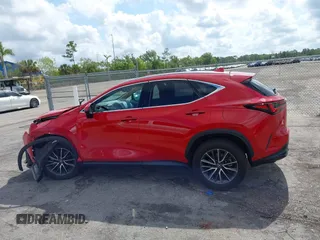 2022 Lexus NX 250 z VIN 2T2ADCAZ9NC002488, wystawiony jako IAAI lot #42189416 z przebiegiem 27 086 mil mil oraz . Historia ofert i sprzedaży dostępna na DreamBid. Obrazek 14.