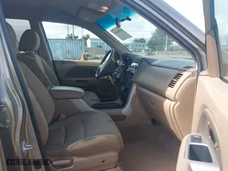 2008 Honda Pilot VP with VIN 5FNYF18228B005047, listed as a IAAI auction lot 41884691 with 260,166 mi miles. Bid and sale history available at carsss.com. Image 5.