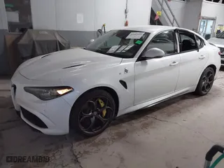 2018 Alfa Romeo Giulia Quadrifoglio with VIN ZARFAEAV6J7578388, listed as a IAAI auction lot 41603468 with 47,810 mi miles. Bid and sale history available at carsss.com. Image 22.