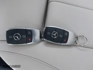 2021 Mercedes-Benz GLB with VIN W1N4M4HB5MW092334, listed as a IAAI auction lot 41163130 with 10,838 mi miles. Bid and sale history available at carsss.com. Image 11.
