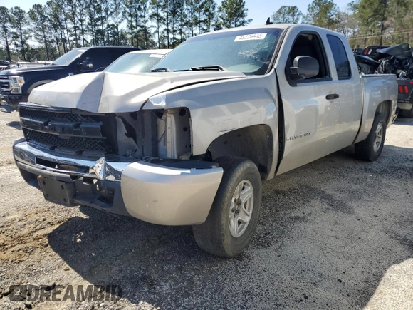 2009 Chevrolet Silverado 1500 LT with VIN 1GCEK29009Z267386, listed as a Copart auction lot 45226915 with 124,588 mi miles and Salvage Title. Bid and sale history available at carsss.com. Image 1.