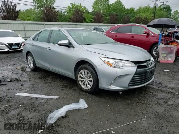 2015 Toyota Camry XLE z VIN 4T4BF1FK7FR460099, wystawiony jako Copart lot #57674195 z przebiegiem 162 774 mil mil oraz Szkoda całkowita • Salvage title. Historia ofert i sprzedaży dostępna na DreamBid. Obrazek 13.