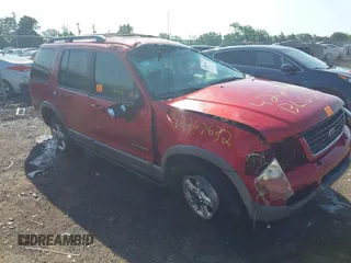 2002 Ford Explorer XLT z VIN 1FMZU73E82UC53232, wystawiony jako IAAI lot #42267632 z przebiegiem 214 597 mil mil oraz . Historia ofert i sprzedaży dostępna na DreamBid. Obrazek 1.