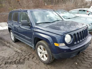 2013 Jeep Patriot Latitude z VIN 1C4NJRFB6DD190241, wystawiony jako IAAI lot #41672362 z przebiegiem 125 367 mil mil oraz . Historia ofert i sprzedaży dostępna na DreamBid. Obrazek 1.