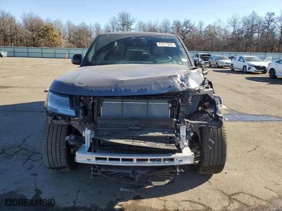 2025 Land Rover Range Rover SE with VIN SALKPBFUXSA265976, listed as a Copart auction lot 41811005 with 620 mi miles and Salvage Title. Bid and sale history available at carsss.com. Image 5.