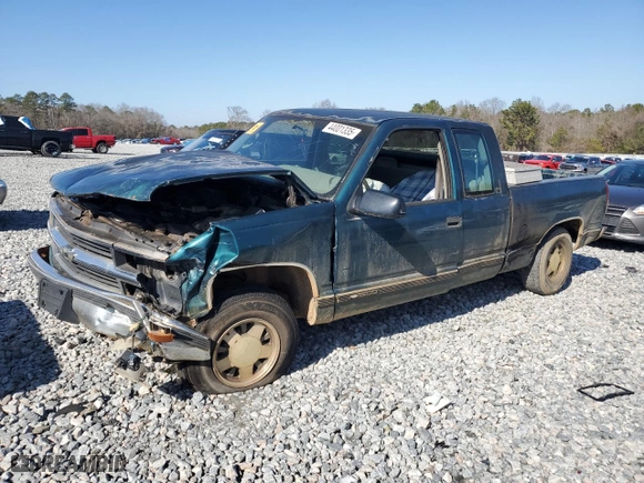 1996 Chevrolet C/K 1500 with VIN 1GCEC19M8TE240459, listed as a Copart auction lot 44001335 with 259,576 mi miles and Salvage Title. Bid and sale history available at carsss.com. Image 1.